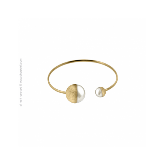 17586GM - Eclisse Bracelet. shell pearl. gold plated scratched